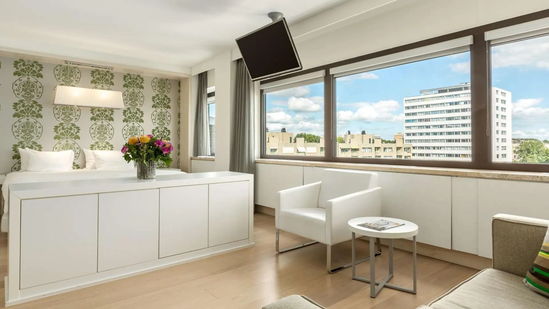 NH Amsterdam Zuid Hotel 4*,